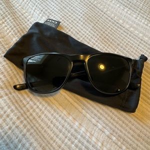 Oakley Trillbe X Sunglasses - Black / Grey polarized Lens